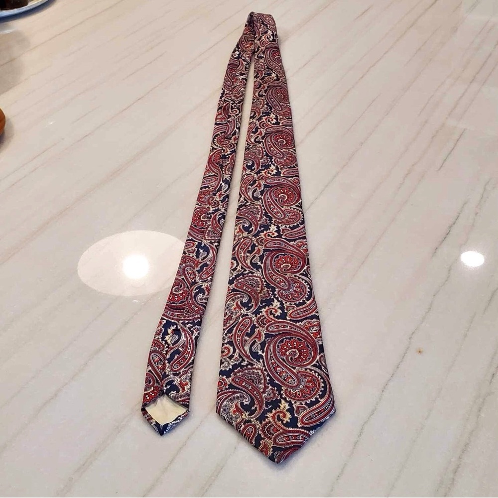 LIBERTY OF LONDON 100% SILK PAISLEY TIE NAVY 3.25” - Picture 3 of 4